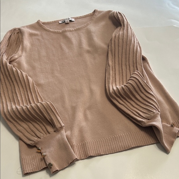 Women's long sleeve sweater . Light pink /gold thread in sleeves - Picture 6 of 6